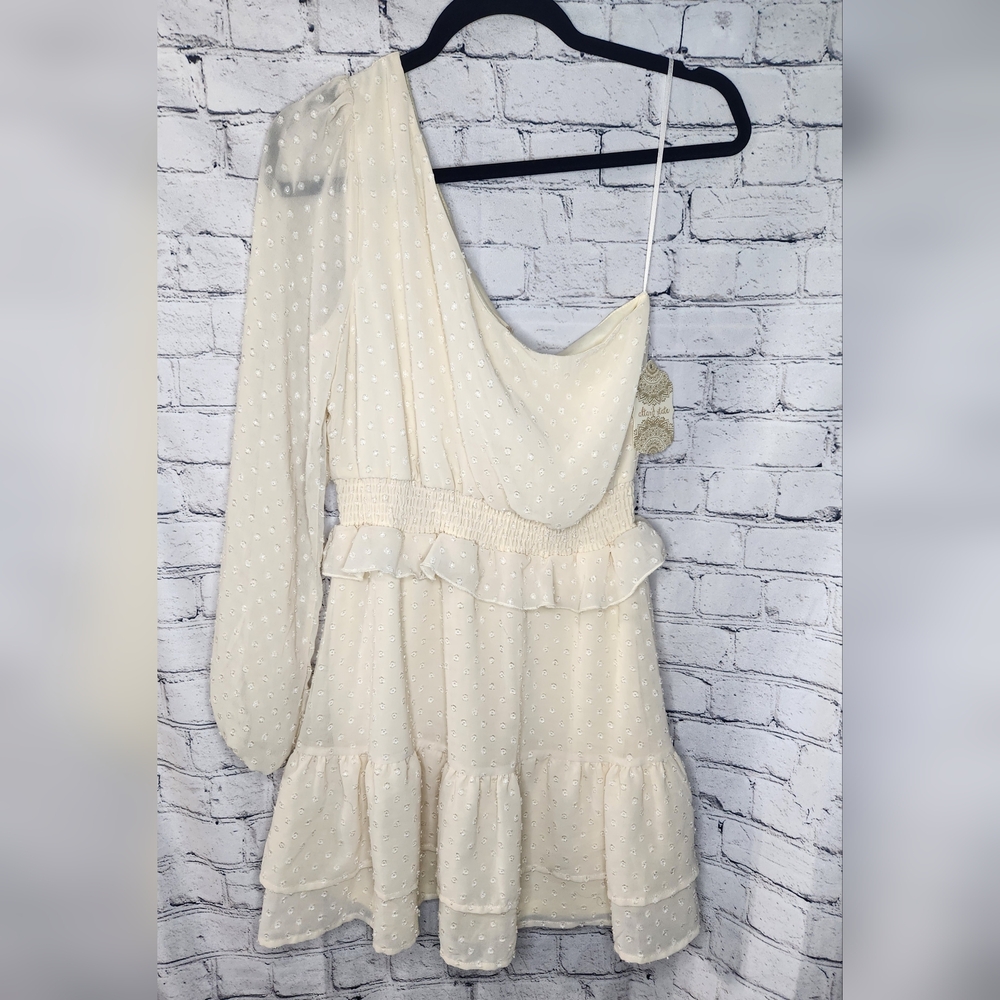 Altar’d‎ State Off White One Sleeve Mini Flowy Ruffle Dress Size Medium